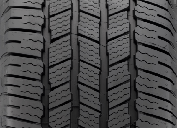 SUV equipped with Michelin Defender LTX M/S2 tires driving in snow